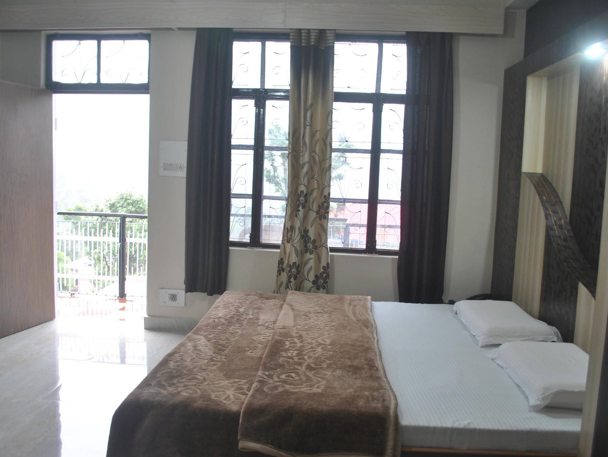 Dharamkot Inn Дармсала Экстерьер фото